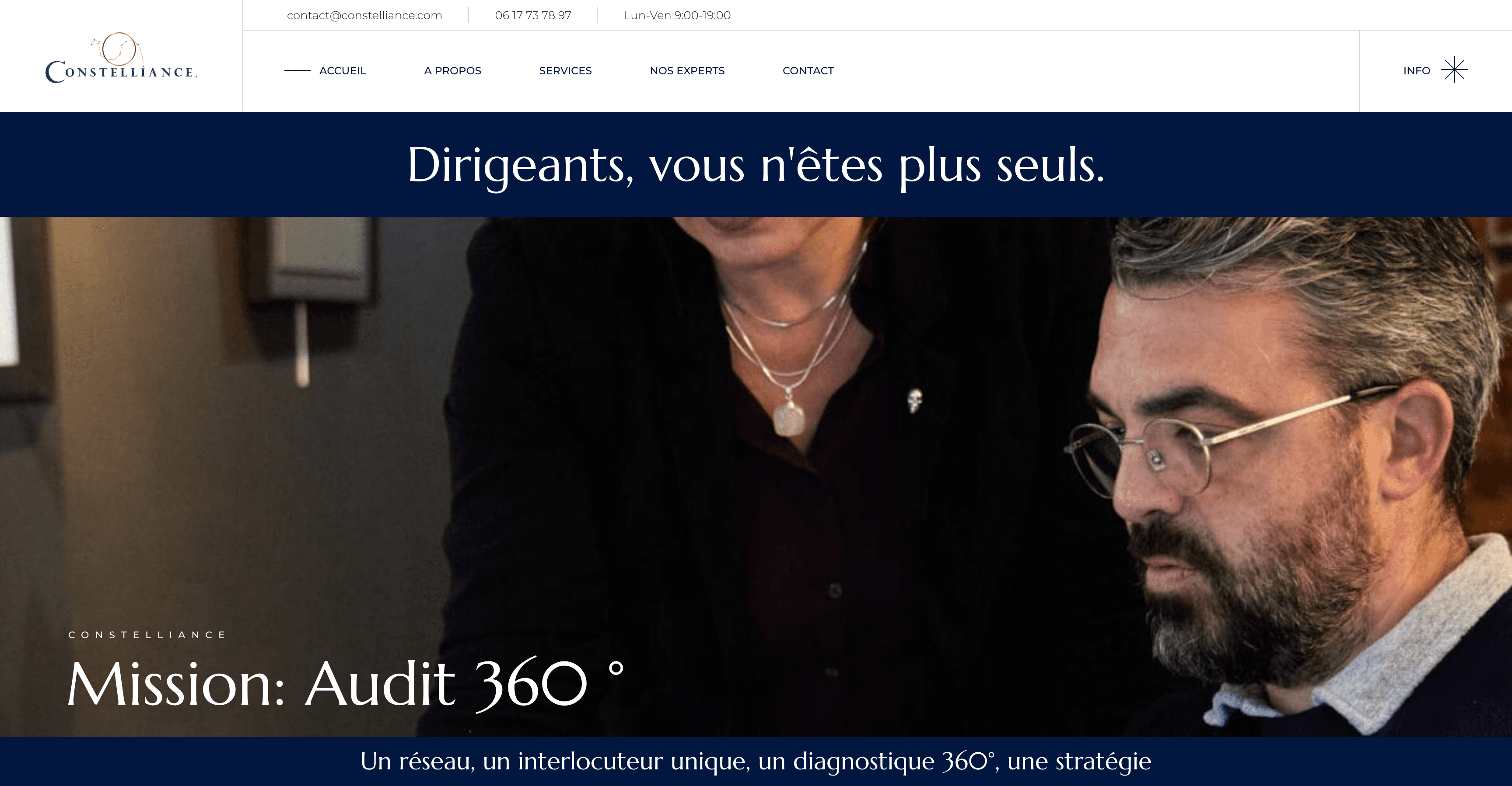 Page d’accueil de Constelliance avec le titre « Dirigeants, vous n’êtes plus seuls. » et la mention « Mission : Audit 360° » sur une photo de rendez-vous de travail